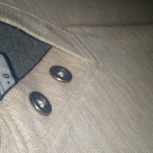 Men's Denver Hayes 2 button Henley - Picture 3 of 3